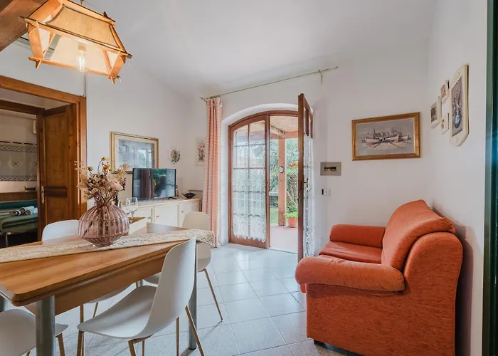 Le Tonnare - Relaxing House Near The Sea Дом отдыха Стинтино