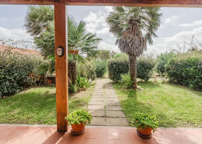Le Tonnare - Relaxing House Near The Sea Дом отдыха Стинтино